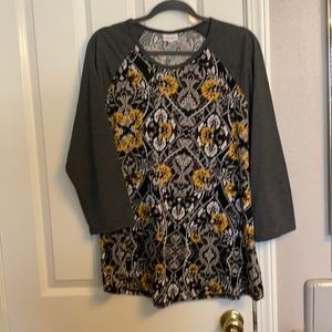 LuLaRoe raglan style tee (Randy)